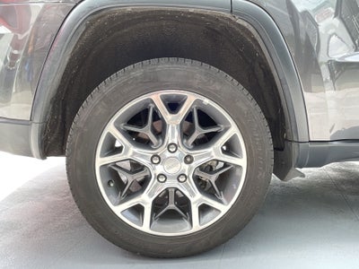 2021 Jeep GRAND CHEROKEE LIMITED LUJO V6