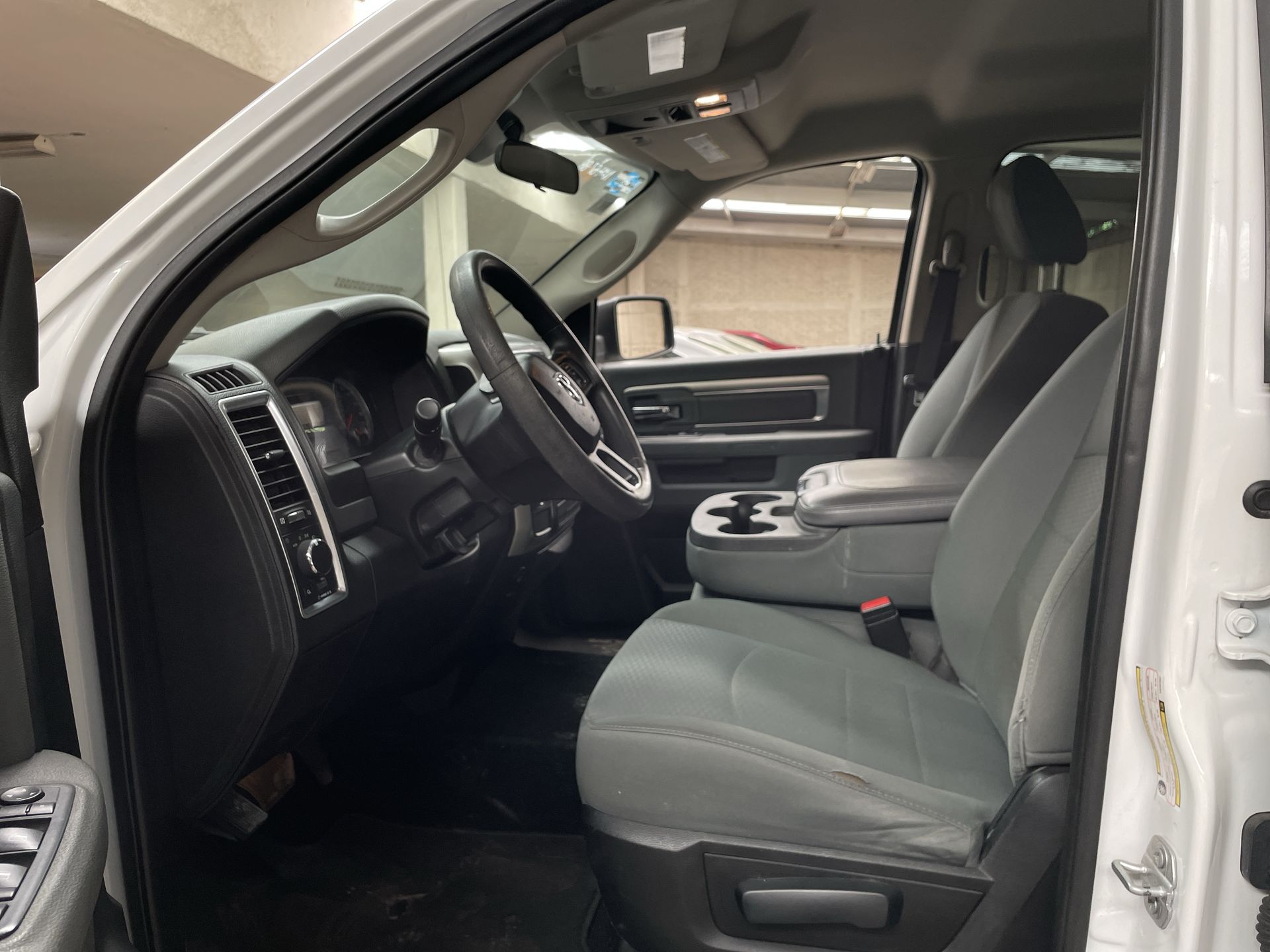 2020 Chrysler 200 CREW CAB SLT TRABAJO 4X2 V6 8AT