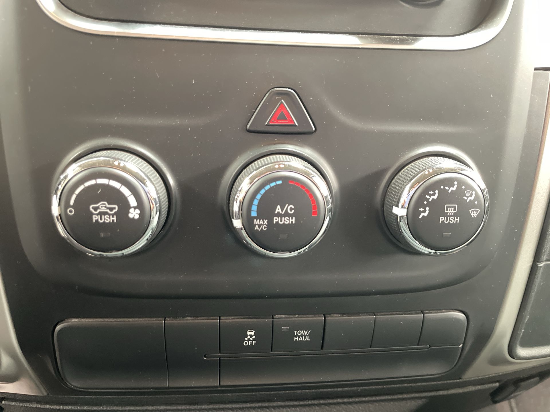 2020 Chrysler 200 CREW CAB SLT TRABAJO 4X2 V6 8AT