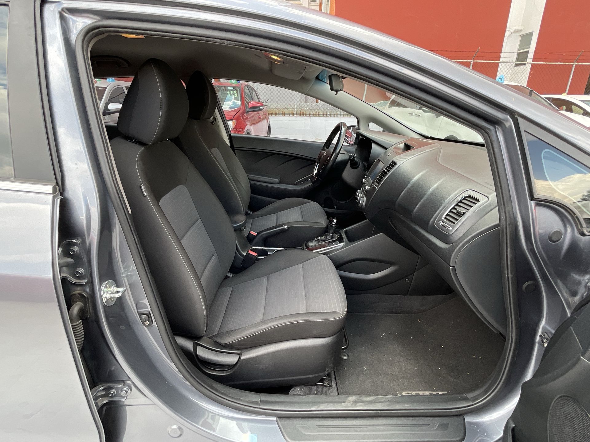 2018 Kia FORTE 2.0L EX T/A