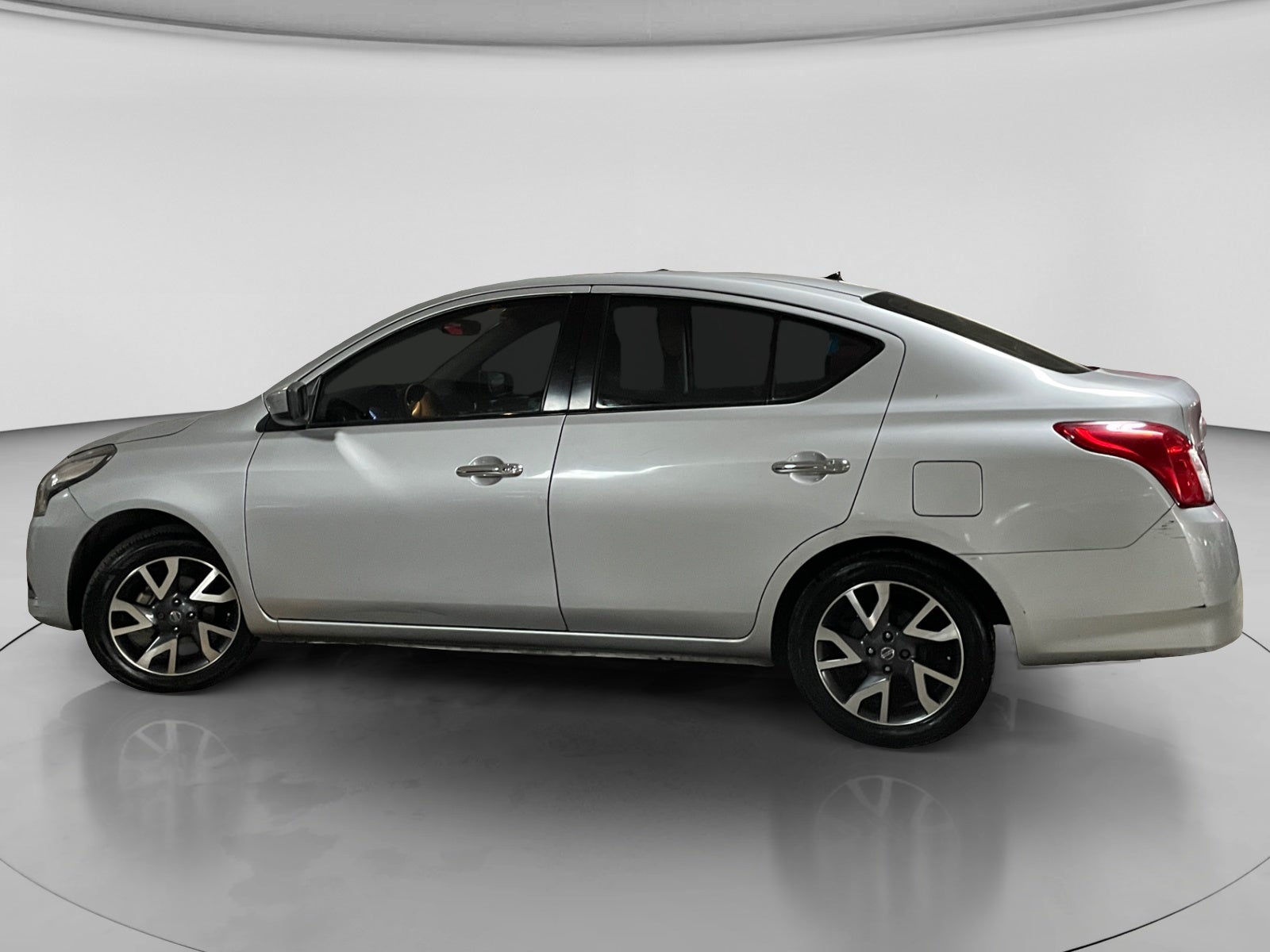2019 Nissan VERSA ADVANCE AT AC