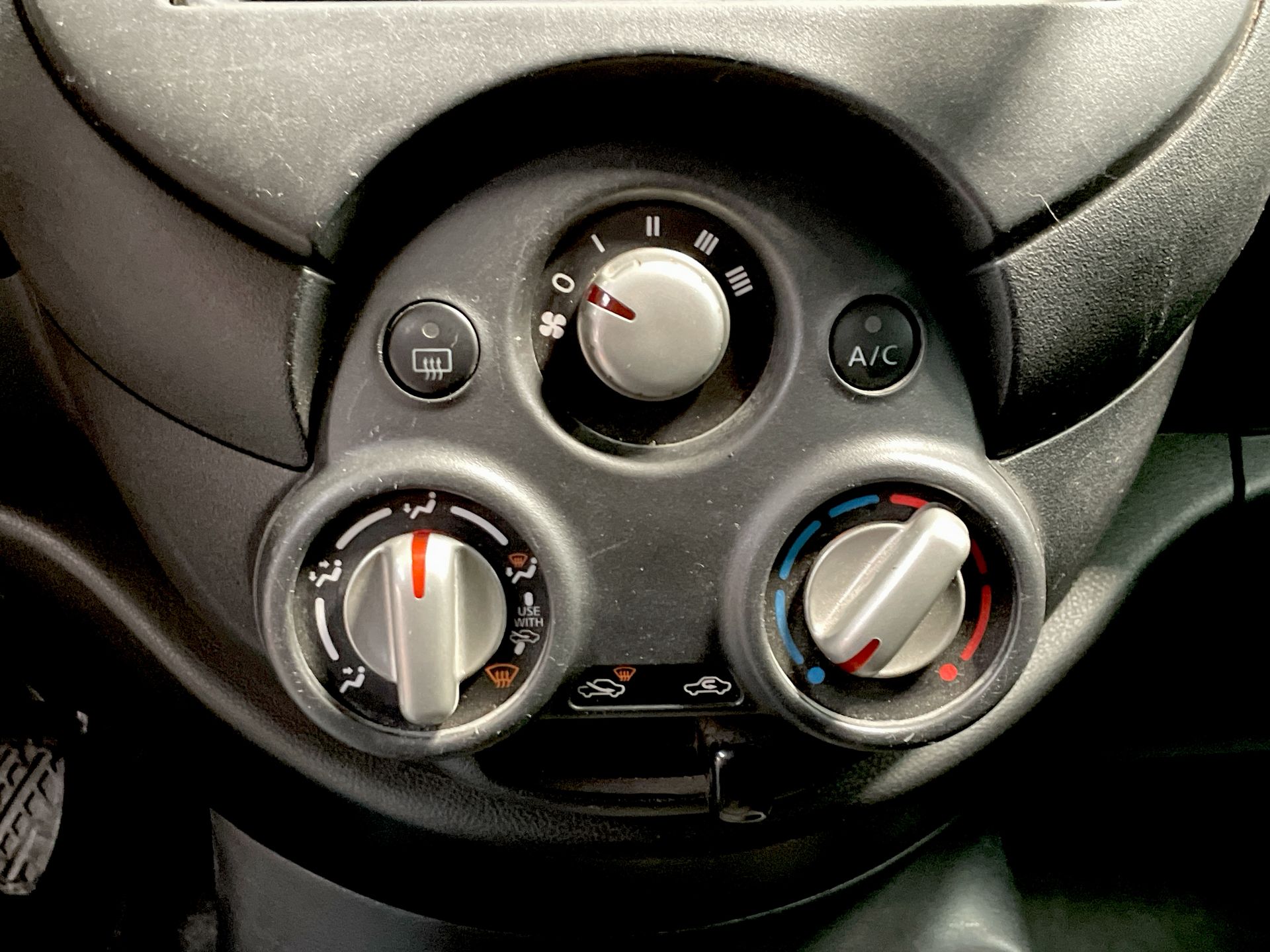 2020 Nissan VERSA MT 1.6L