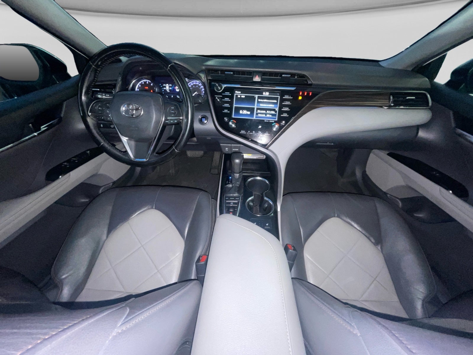 2019 Toyota CAMRY XLE