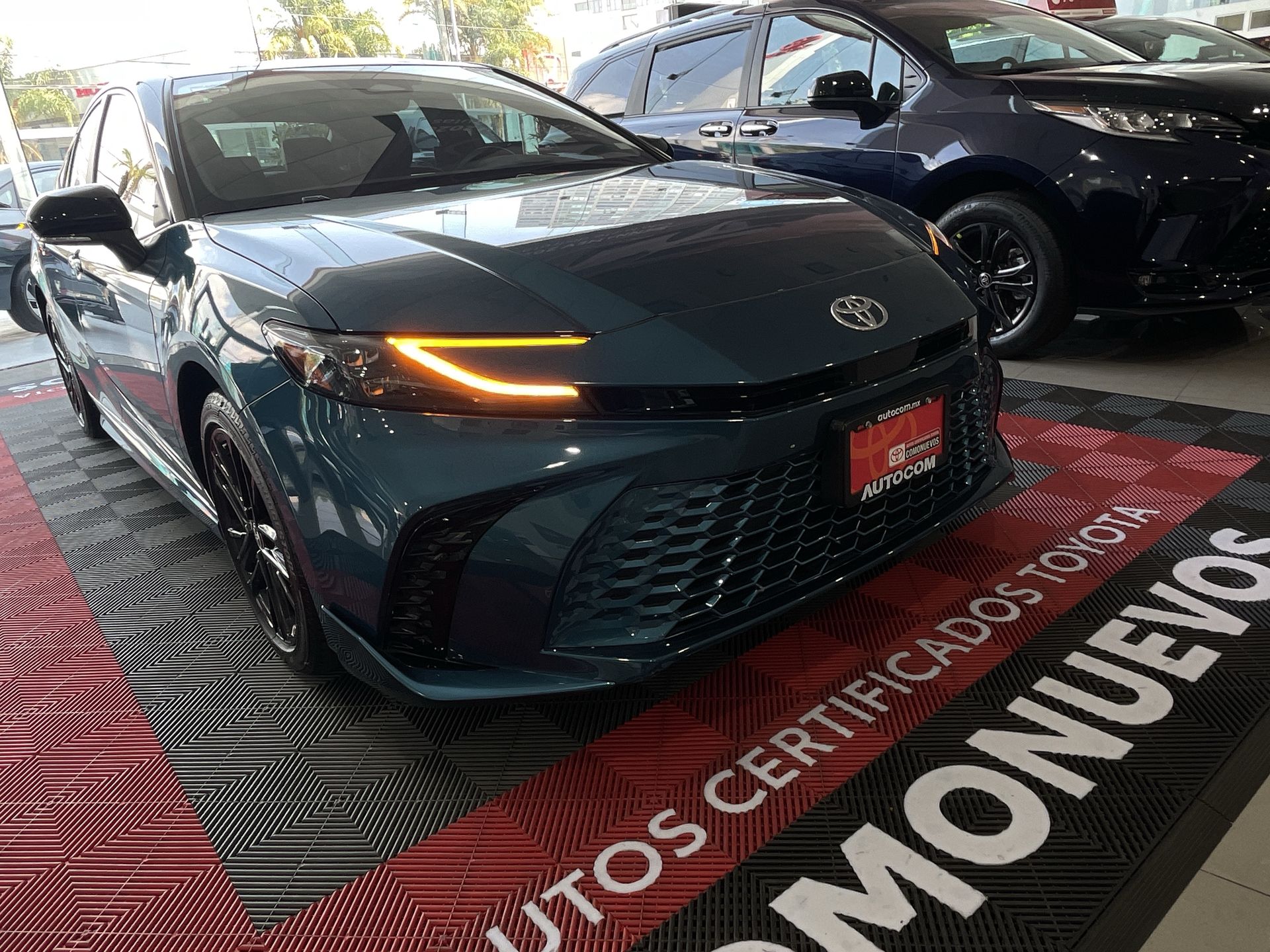 2025 Toyota CAMRY XSE BI-TONE HEV