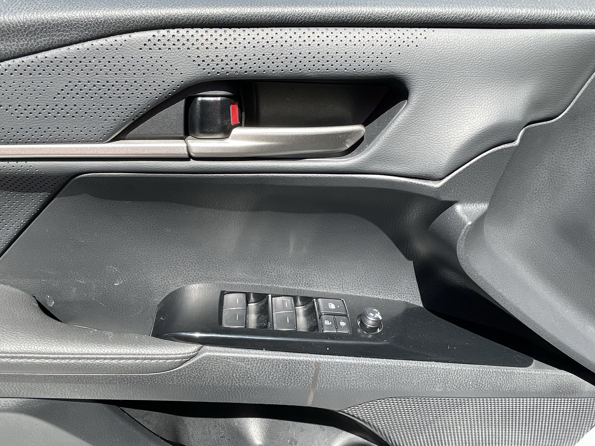 2025 Toyota CAMRY XSE HEV