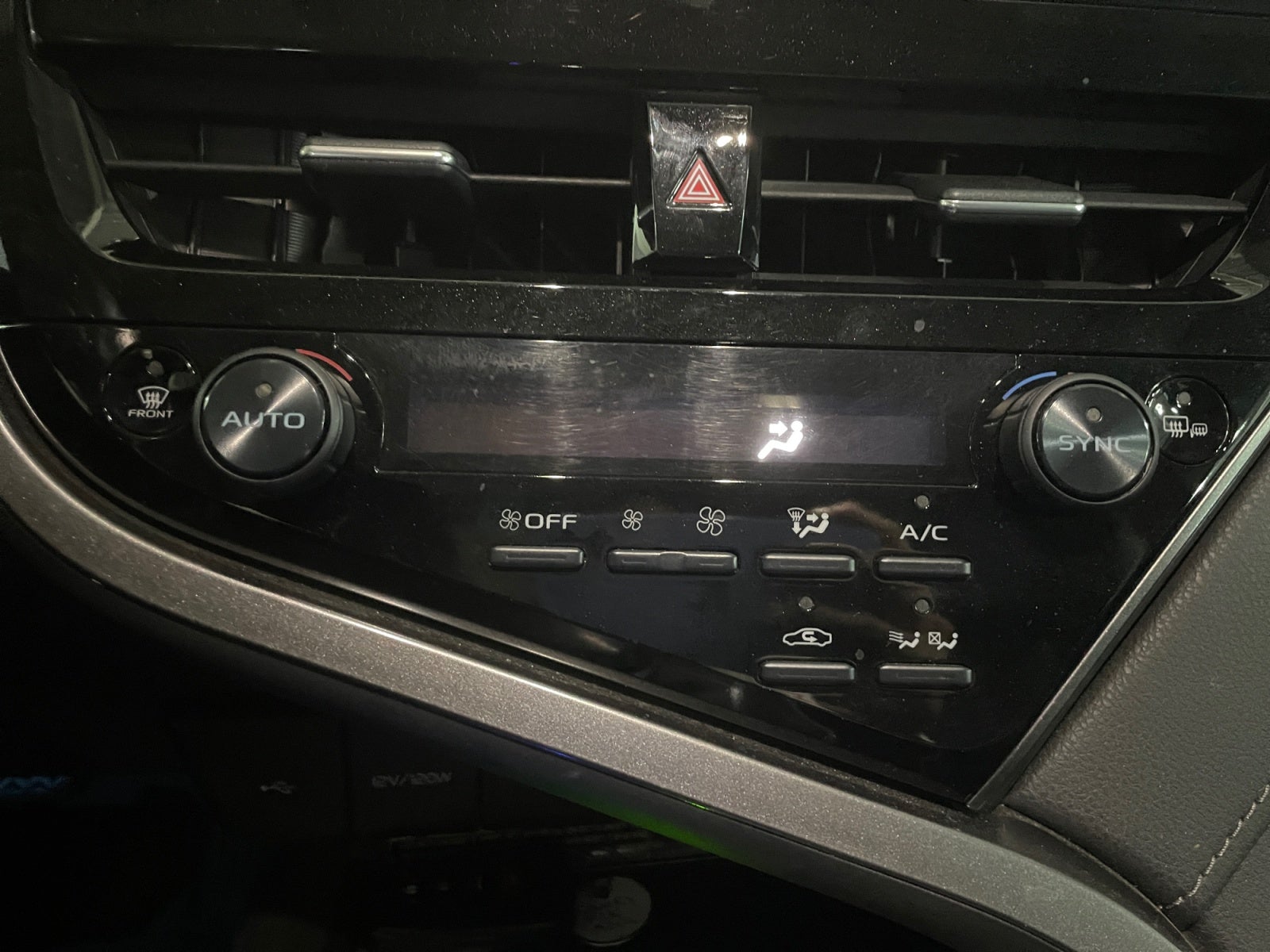 2021 Toyota CAMRY XLE HV