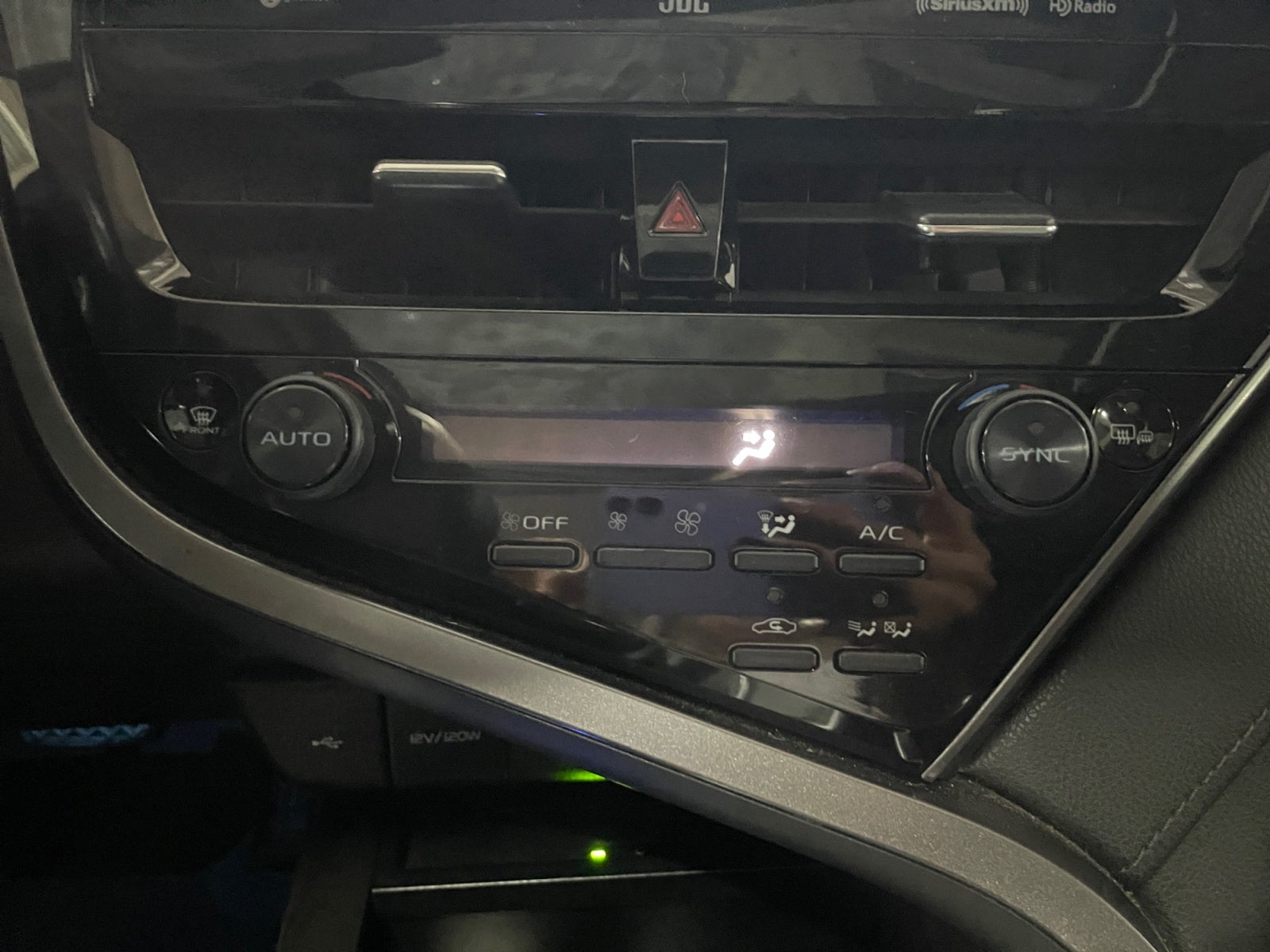 2021 Toyota CAMRY XLE HV