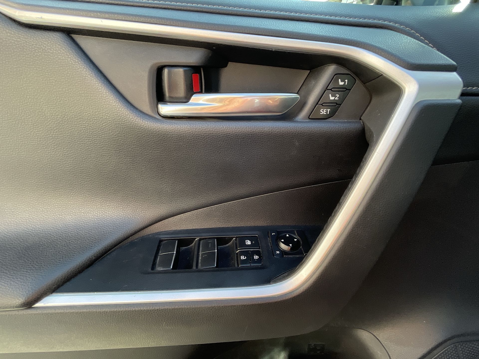 2021 Toyota RAV4 LIMITED HV