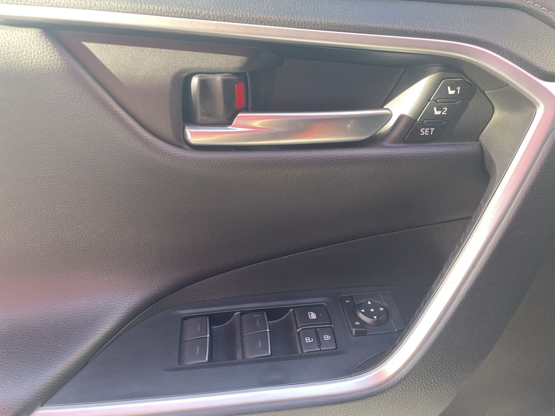 2024 Toyota RAV4 LIMITED HV