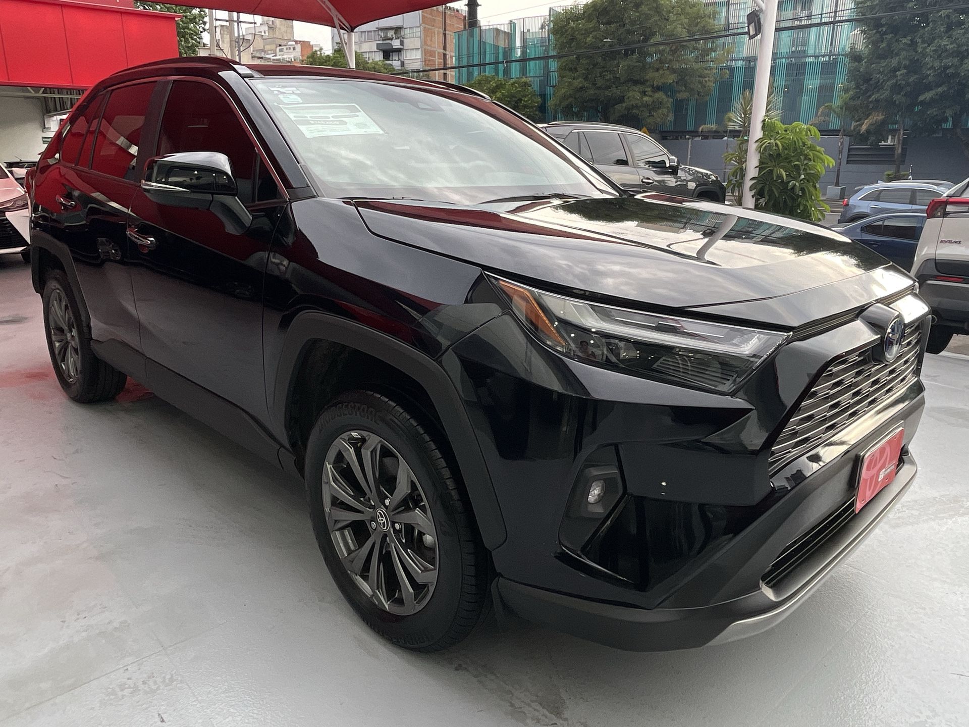 2024 Toyota RAV4 LIMITED HV