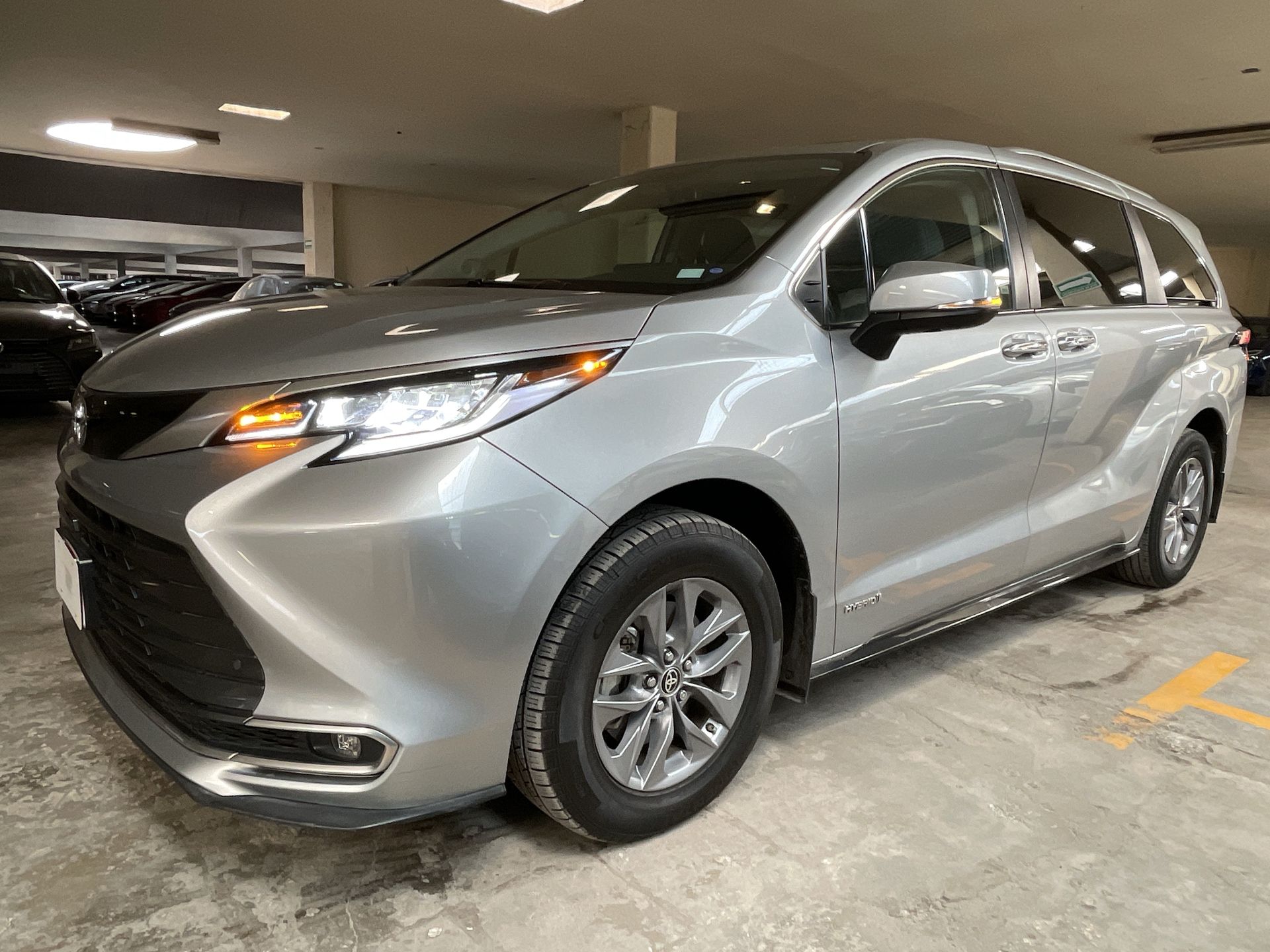 2021 Toyota SIENNA LIMITED