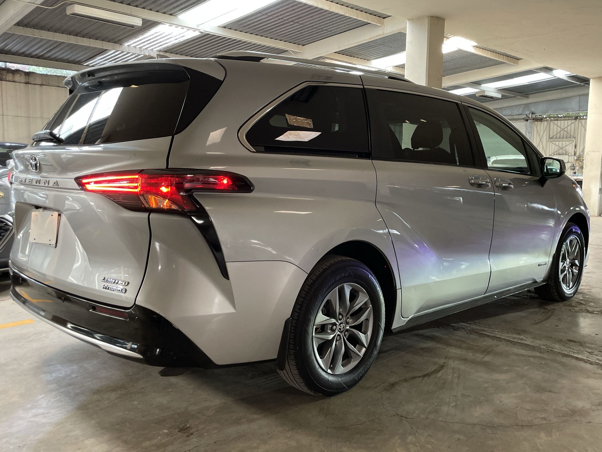 2021 Toyota SIENNA LIMITED