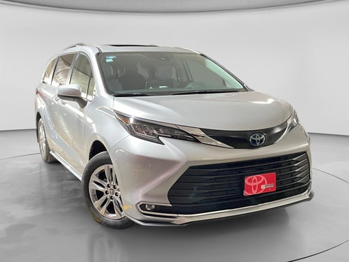 2023 Toyota SIENNA XLE PIEL
