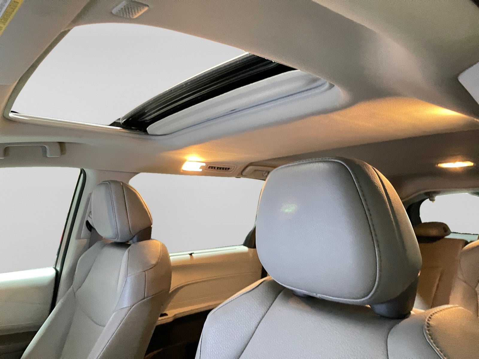 2023 Toyota SIENNA XLE PIEL