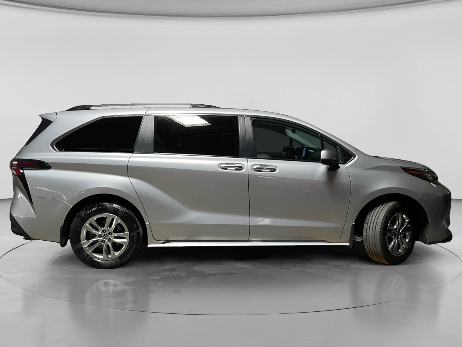 2023 Toyota SIENNA XLE PIEL