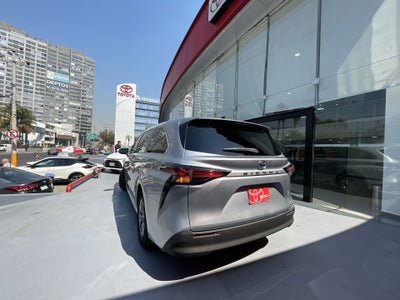 2022 Toyota SIENNA LE