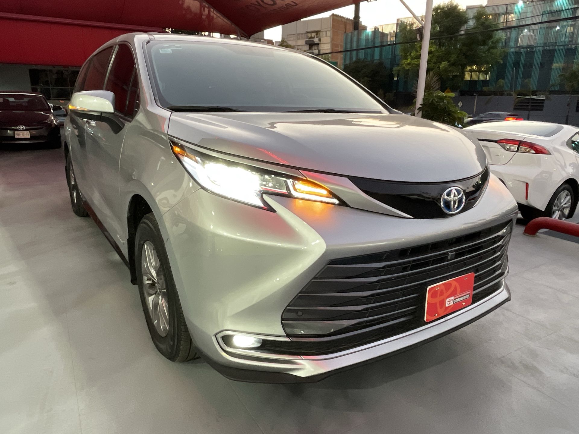 2021 Toyota SIENNA LIMITED