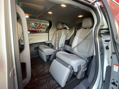 2021 Toyota SIENNA LIMITED