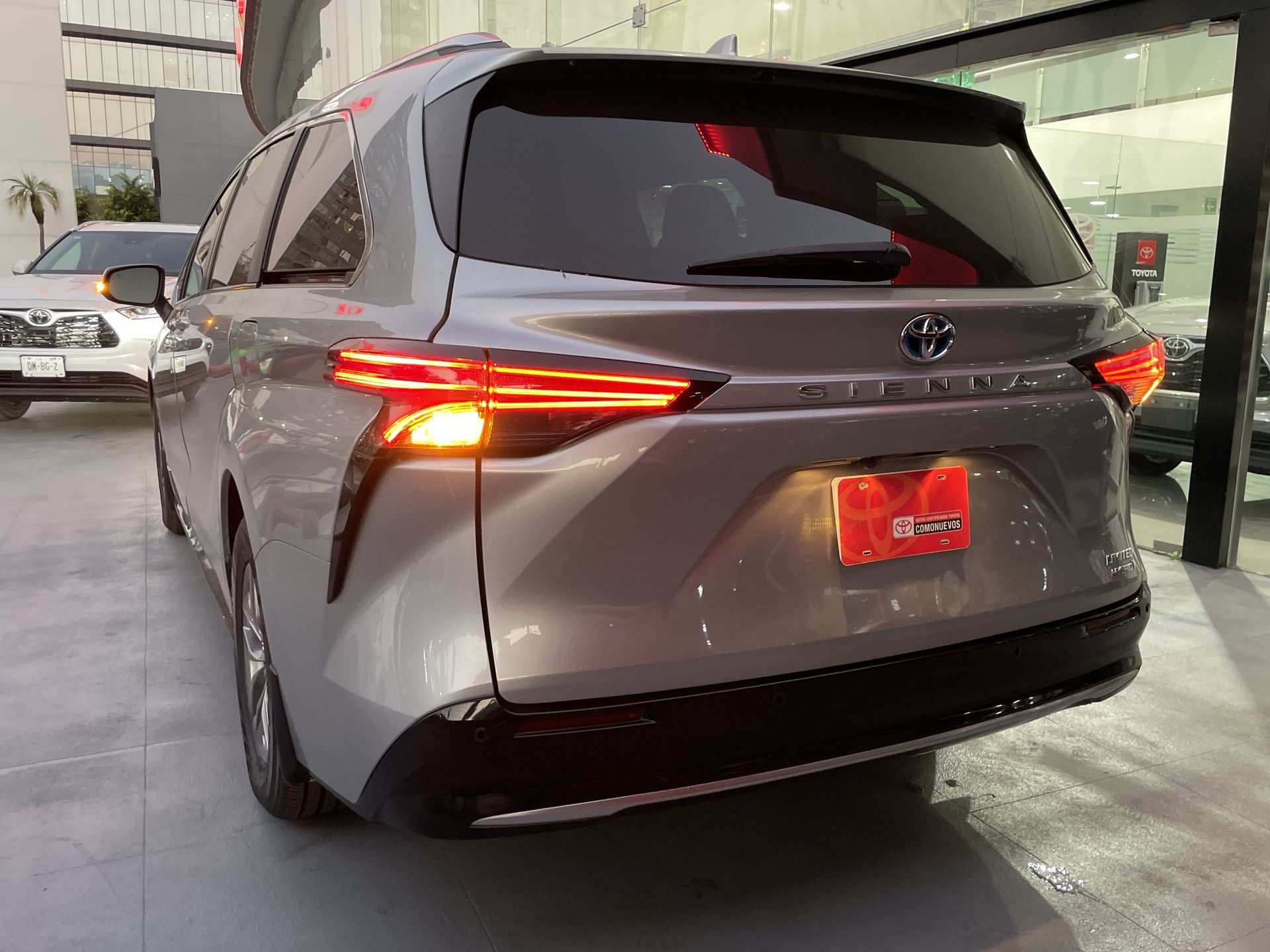 2021 Toyota SIENNA LIMITED