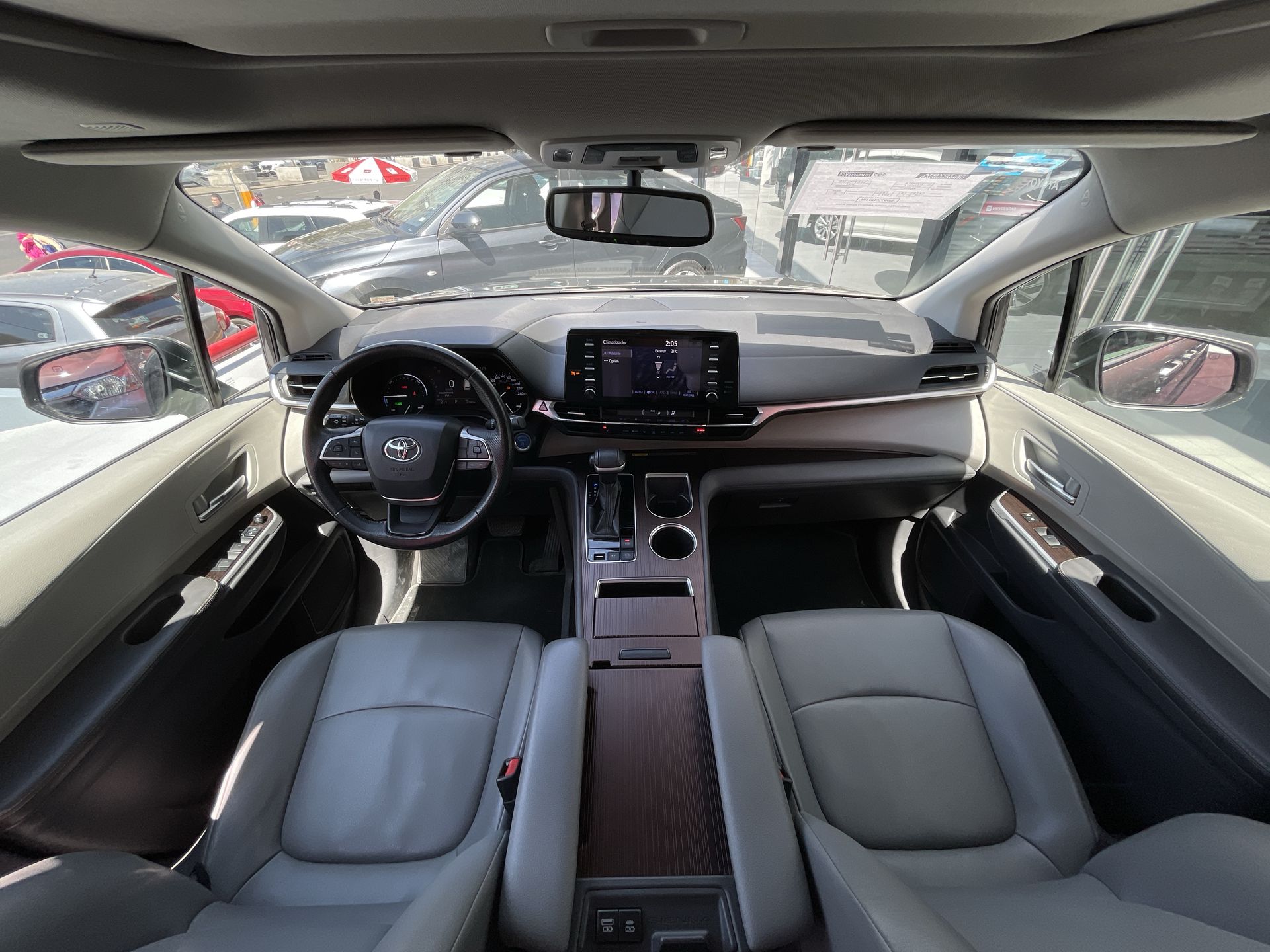 2021 Toyota SIENNA XLE PIEL