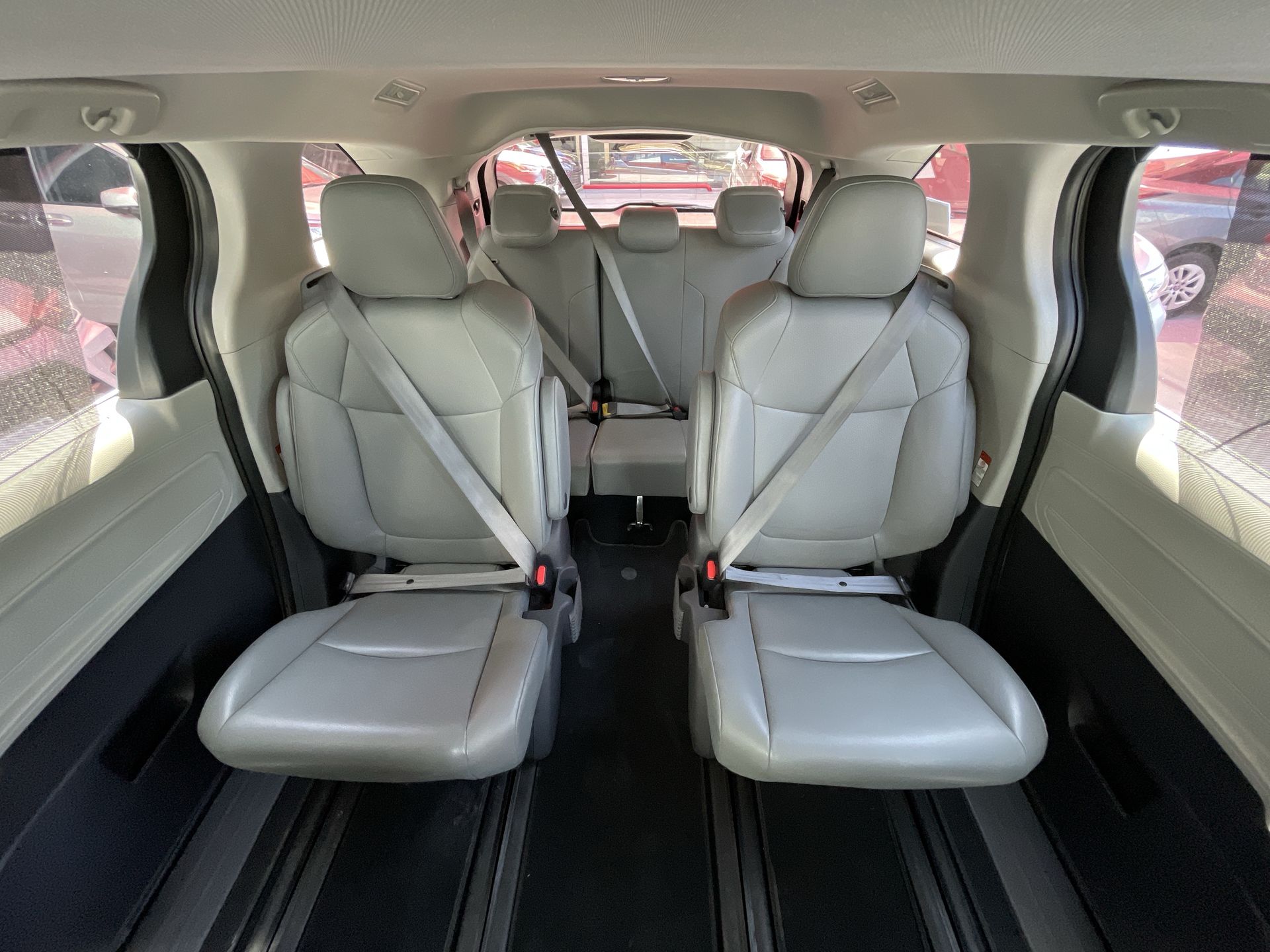 2021 Toyota SIENNA XLE PIEL