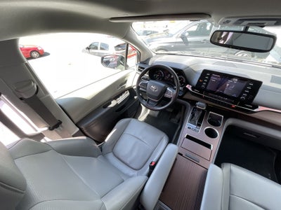 2021 Toyota SIENNA XLE PIEL