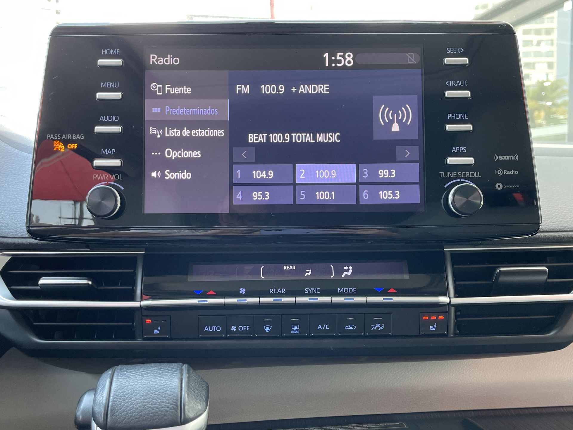 2021 Toyota SIENNA XLE PIEL