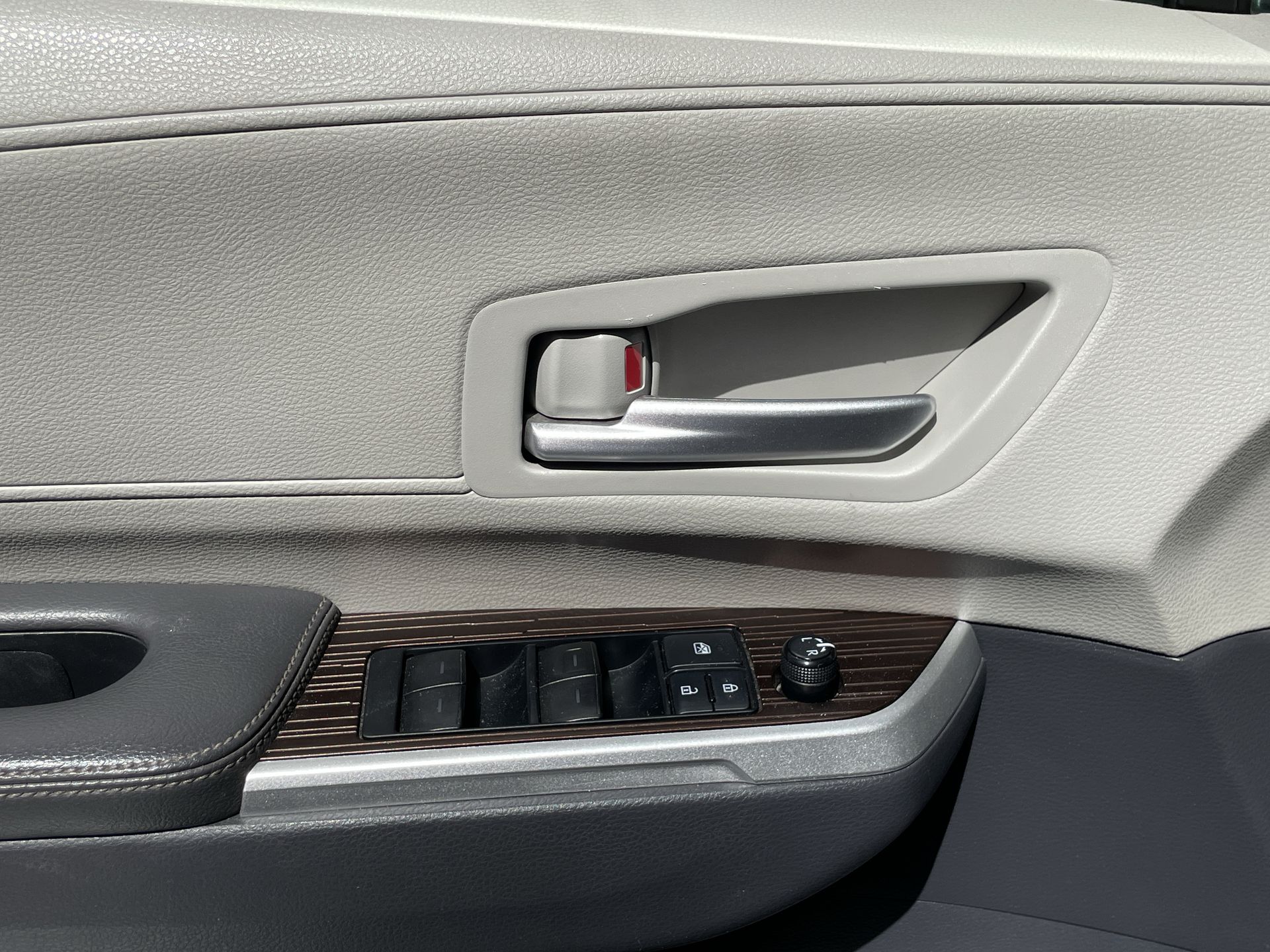 2021 Toyota SIENNA XLE PIEL