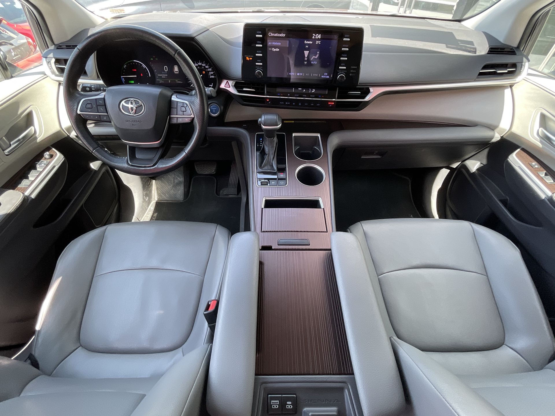 2021 Toyota SIENNA XLE PIEL