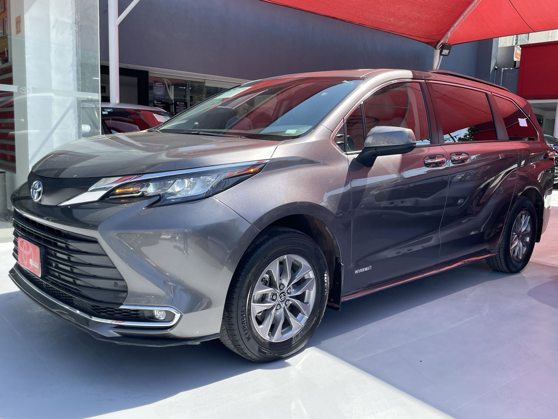 2021 Toyota SIENNA XLE PIEL