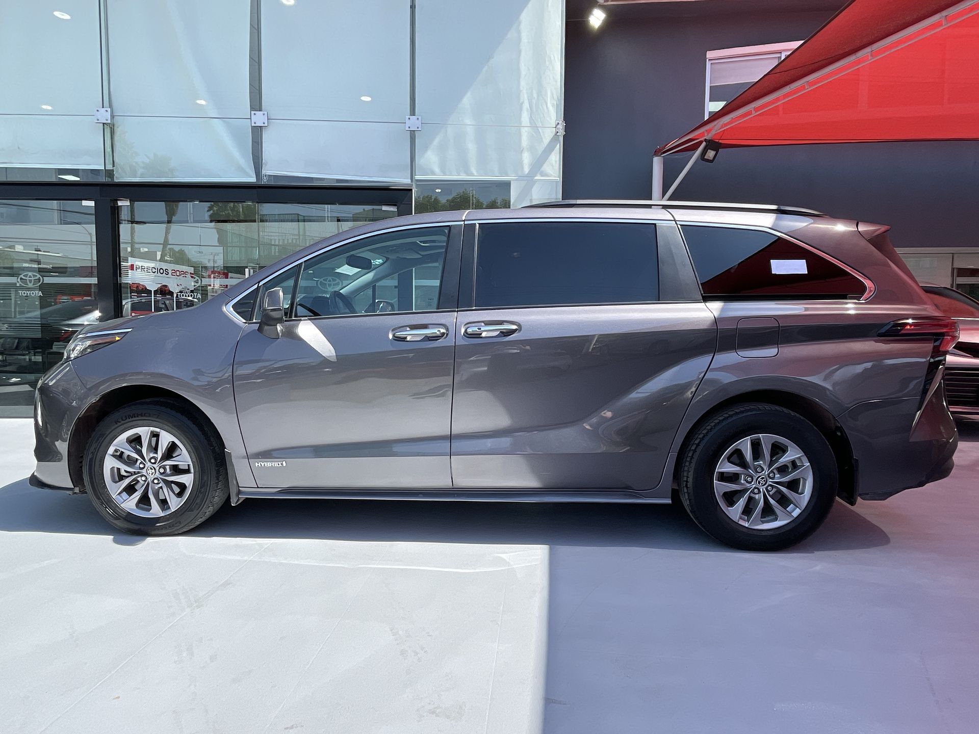 2021 Toyota SIENNA XLE PIEL