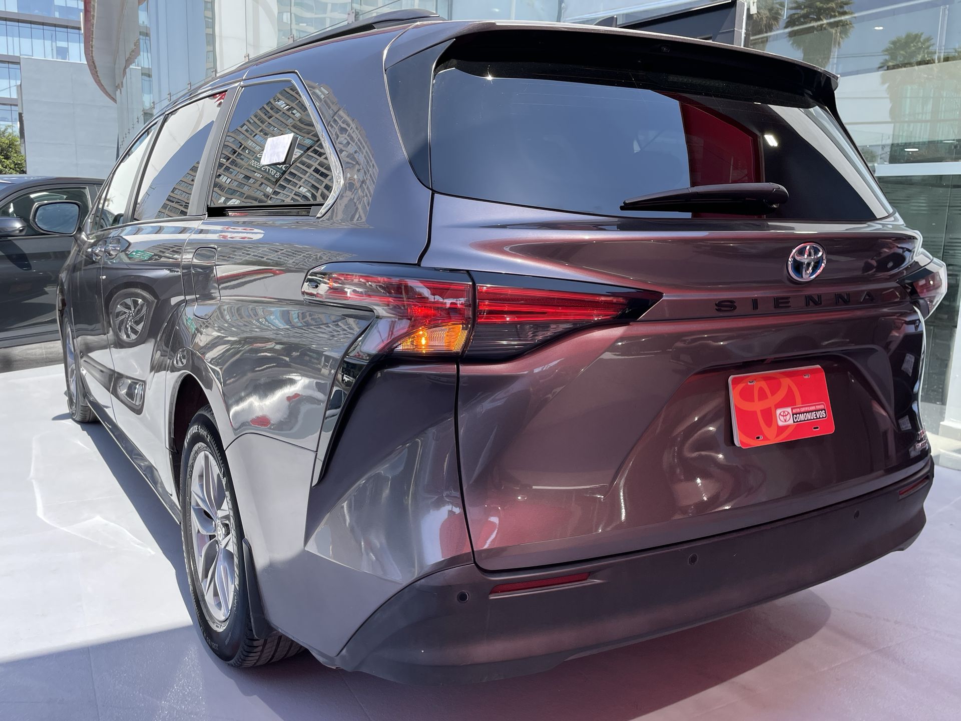 2021 Toyota SIENNA XLE PIEL