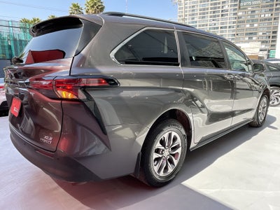 2021 Toyota SIENNA XLE PIEL