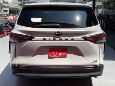 2022 Toyota SIENNA XLE