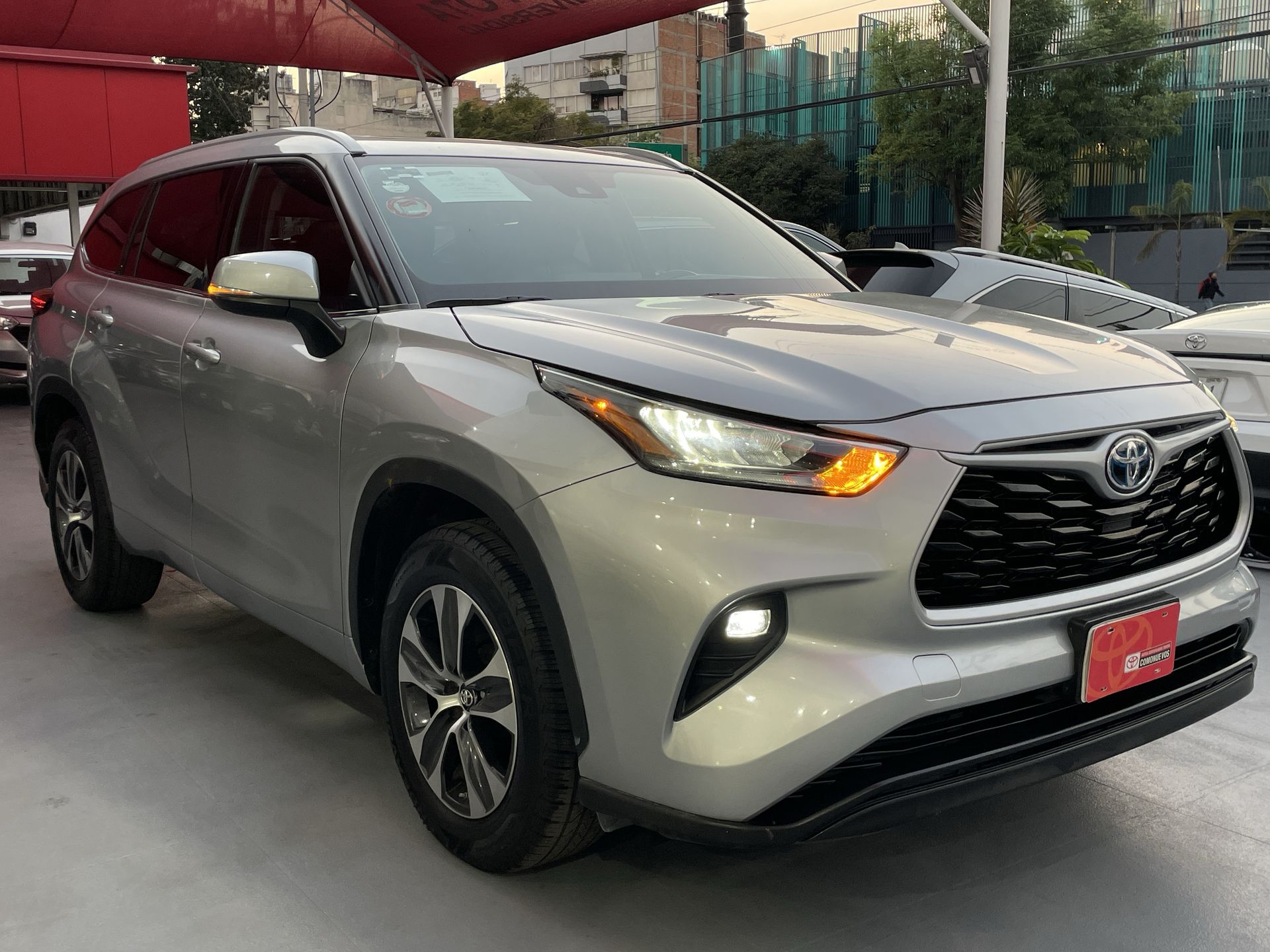 2022 Toyota HIGHLANDER XLE