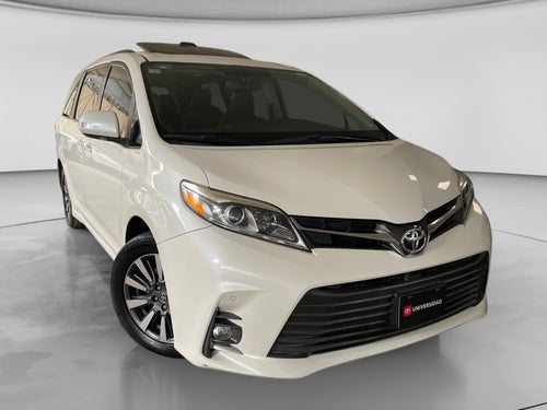 2018 Toyota SIENNA LIMITED