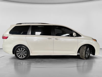 2018 Toyota SIENNA LIMITED