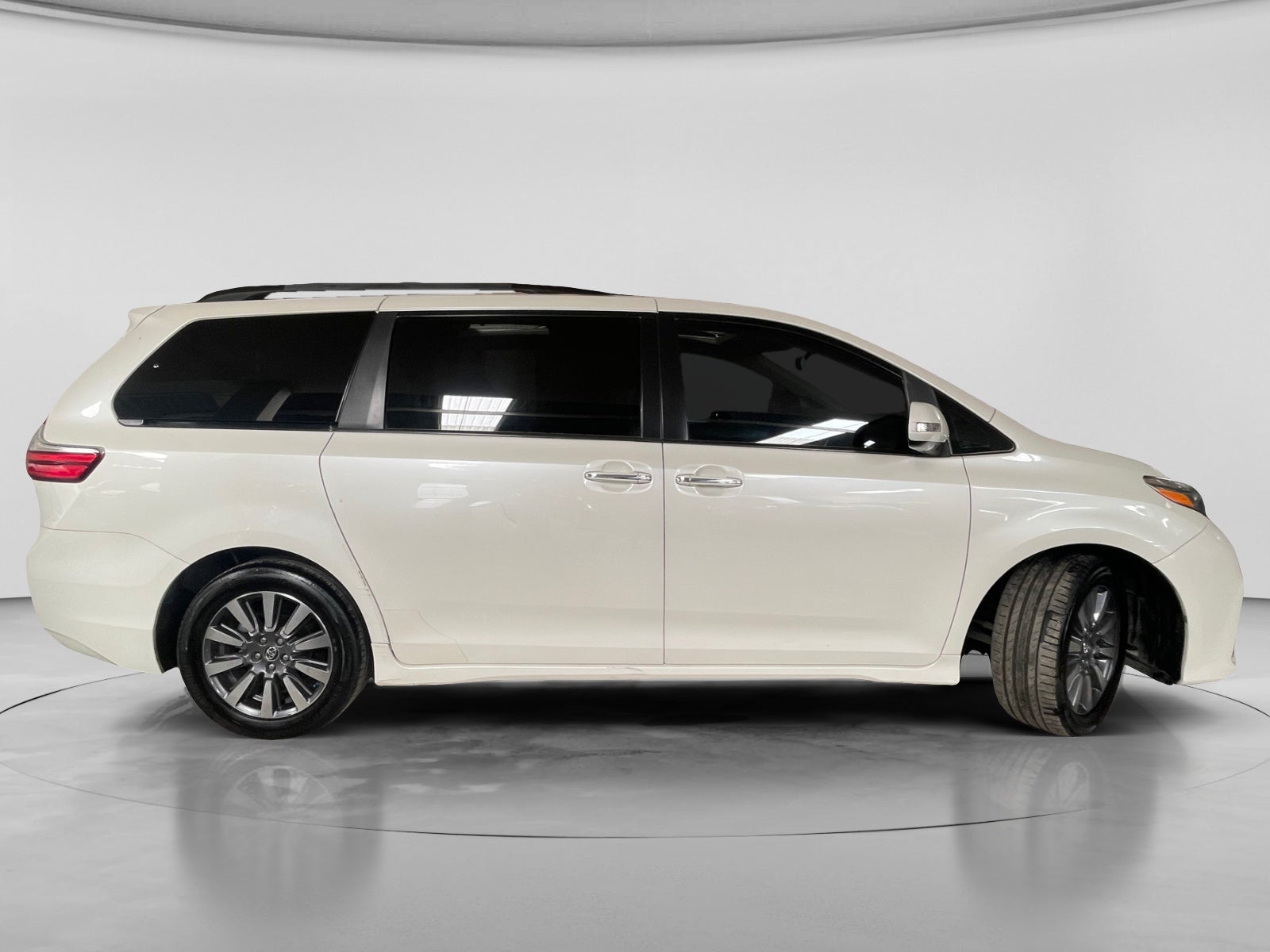 2018 Toyota SIENNA LIMITED