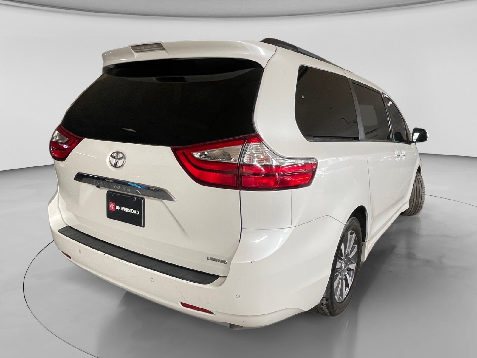 2018 Toyota SIENNA LIMITED