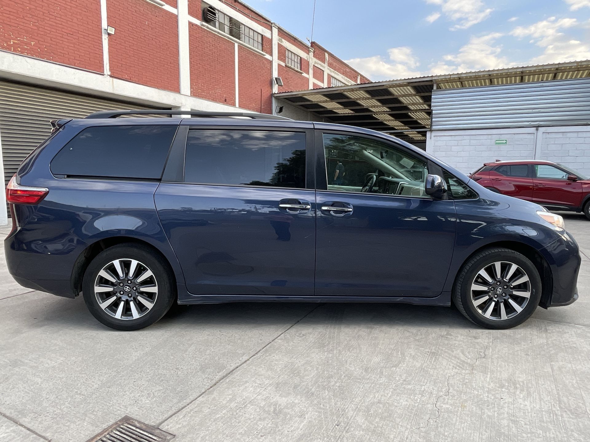 2019 Toyota SIENNA XLE PIEL
