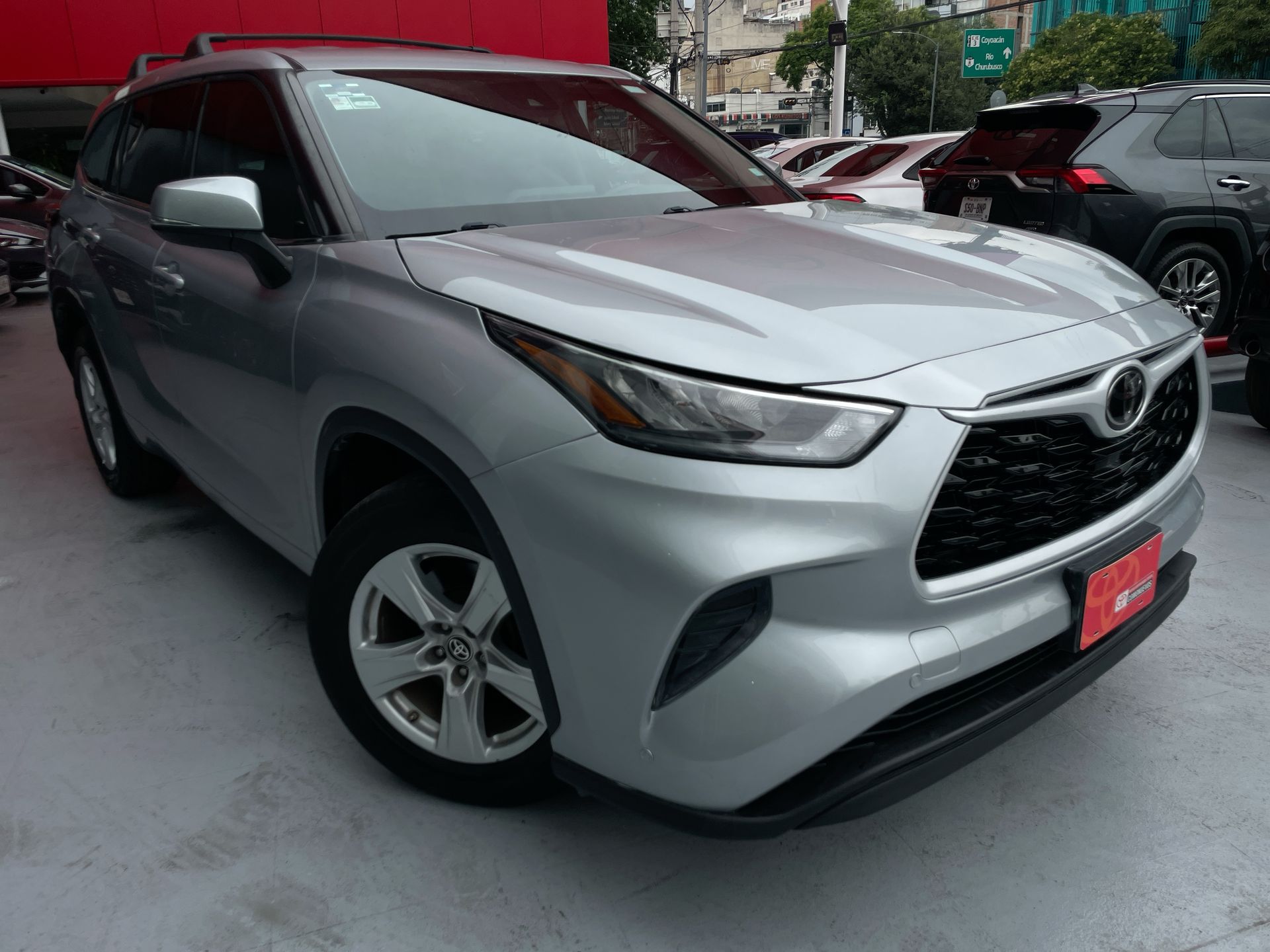 2021 Toyota HIGHLANDER LE