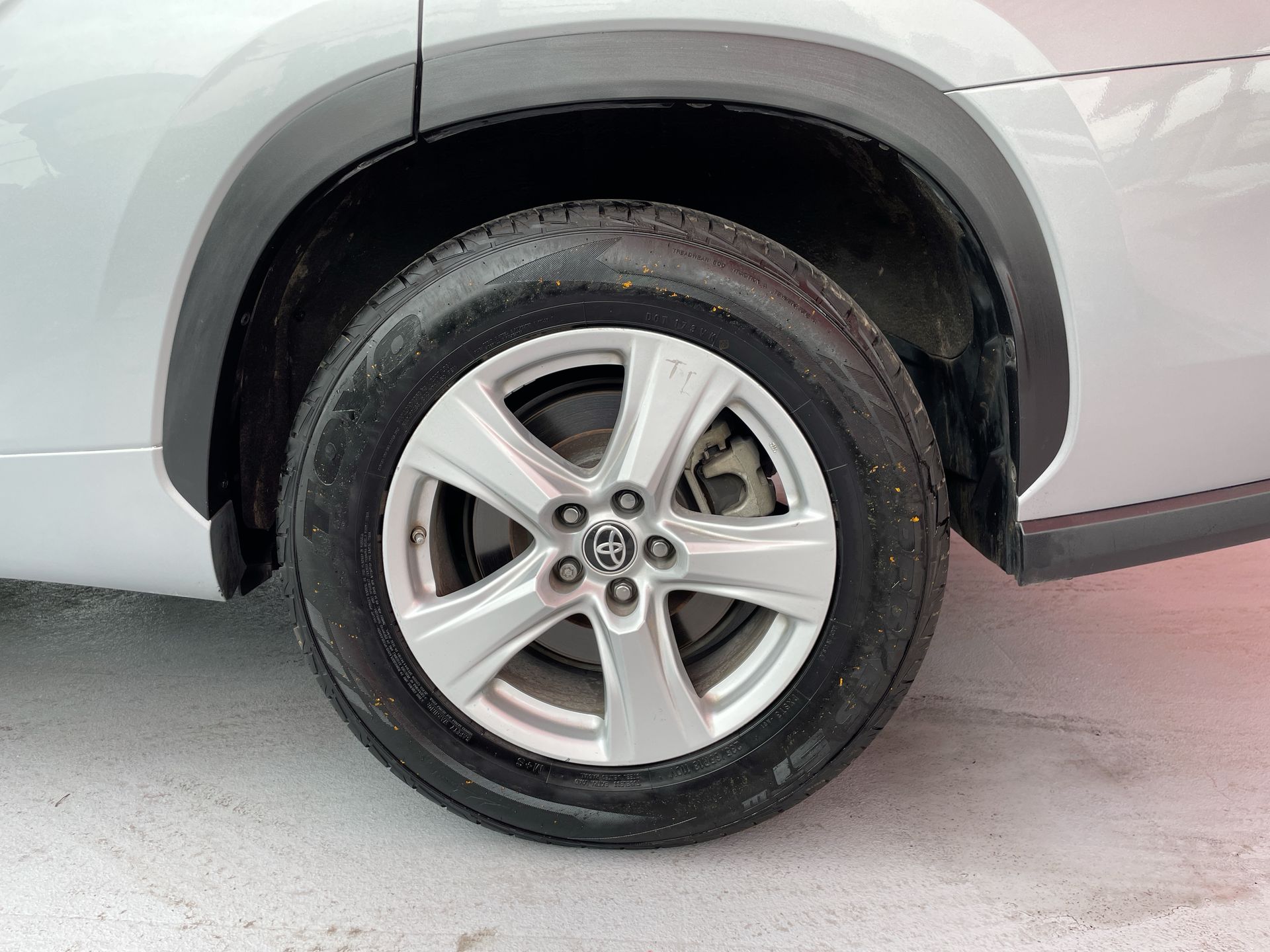 2021 Toyota HIGHLANDER LE