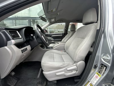 2019 Toyota HIGHLANDER LE
