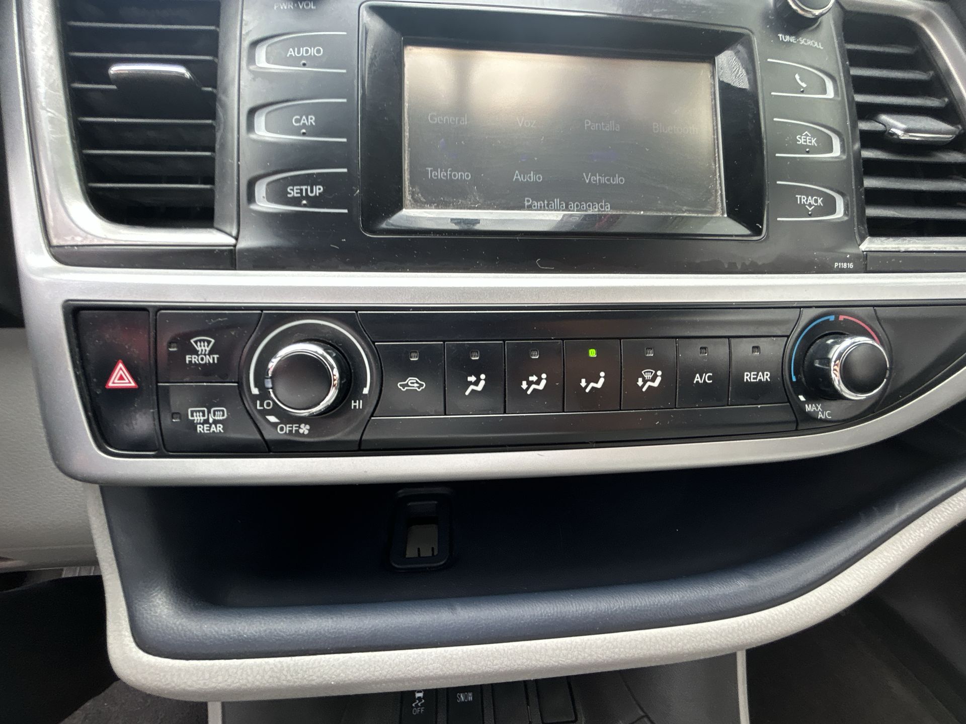 2019 Toyota HIGHLANDER LE