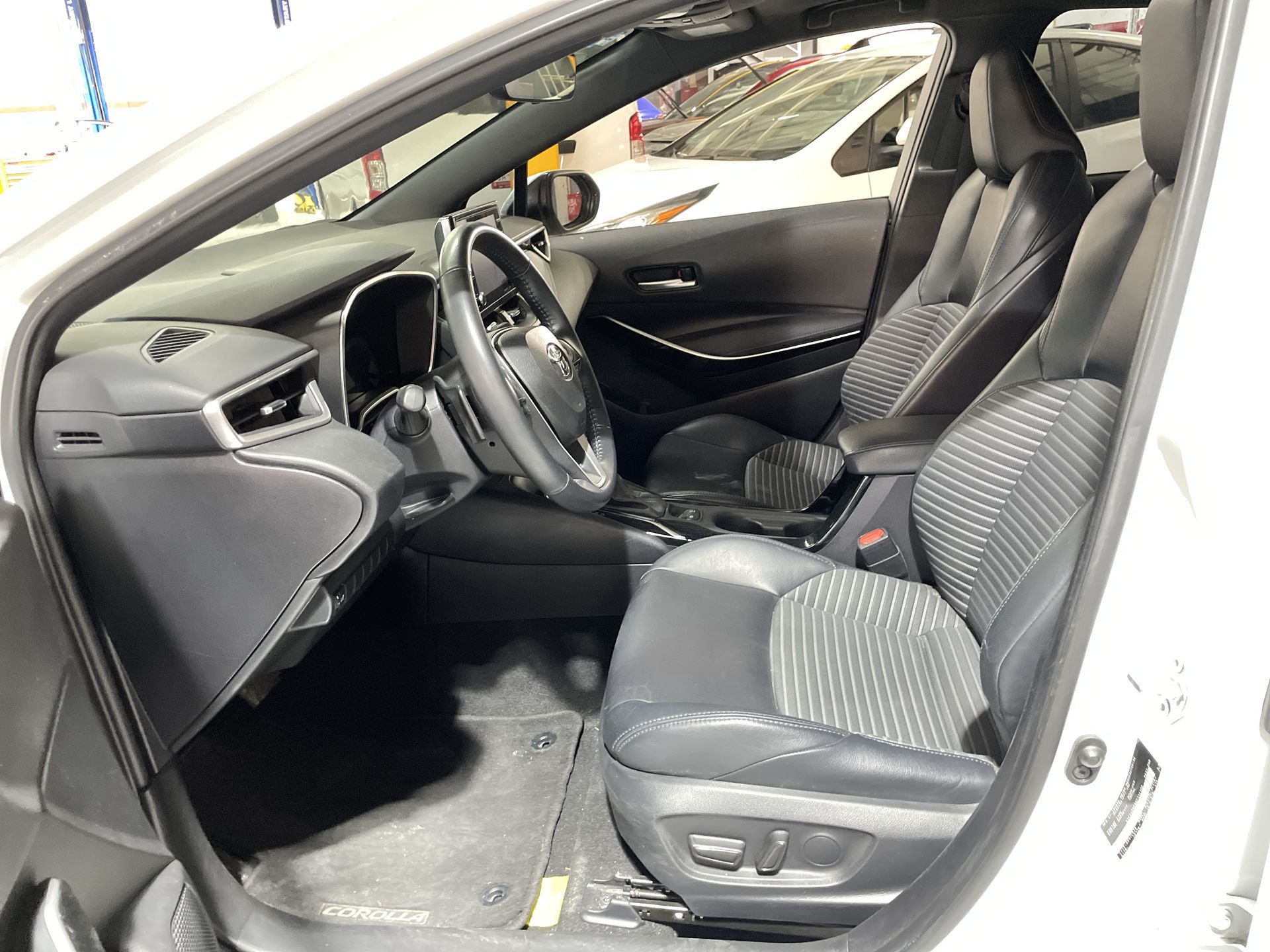 2022 Toyota COROLLA SE CVT