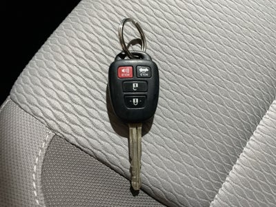 2019 Toyota COROLLA LE