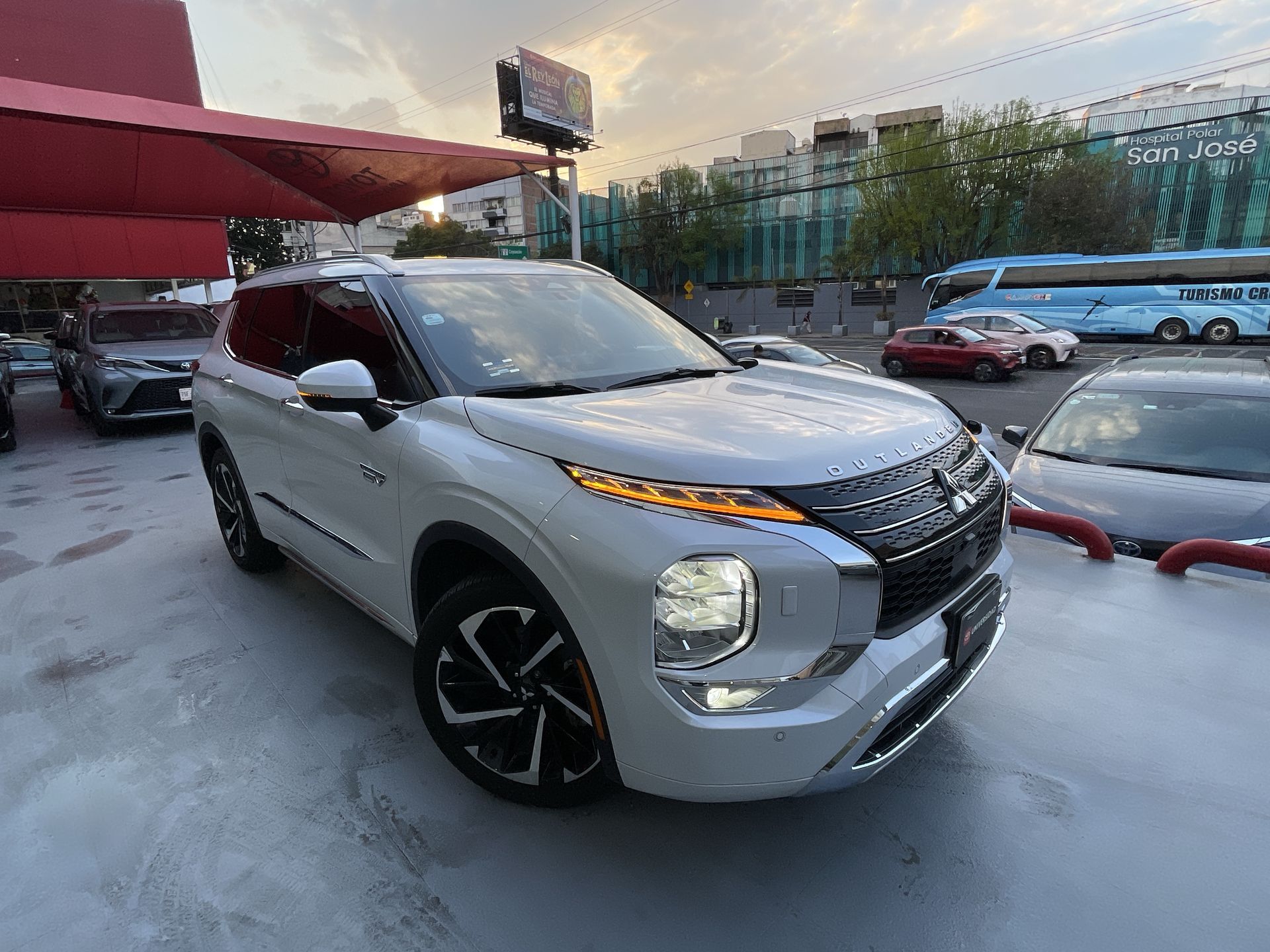 2024 Mitsubishi OUTLANDER DIAMOND