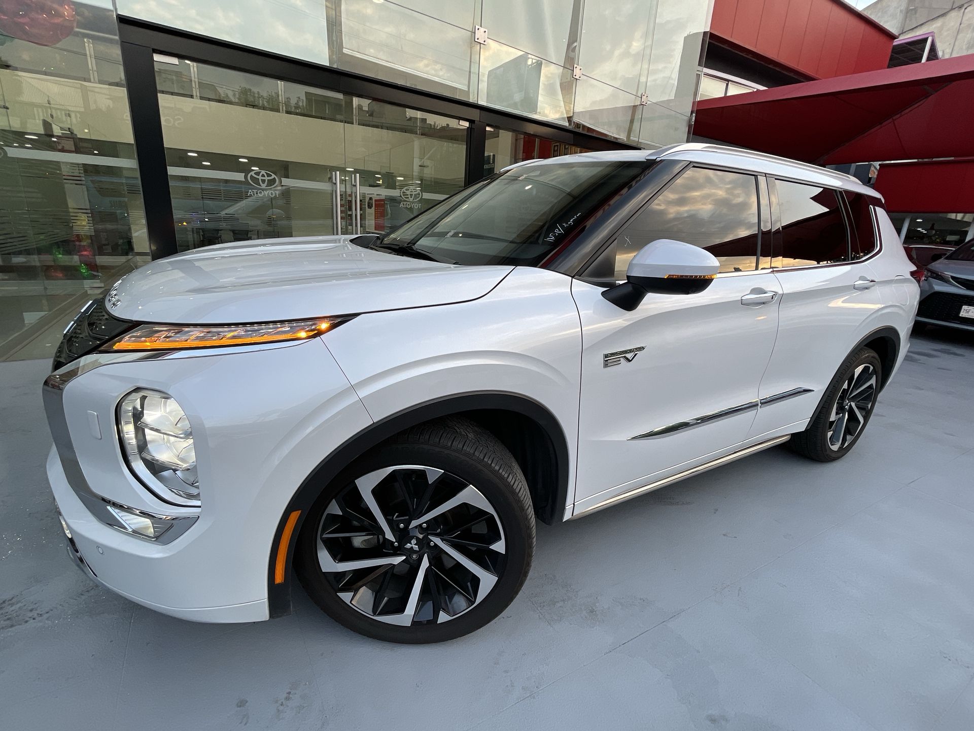 2024 Mitsubishi OUTLANDER DIAMOND