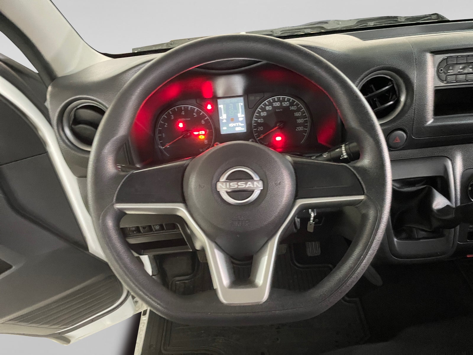 2025 Nissan URVAN PANEL VENTANAS AMPLIA 25