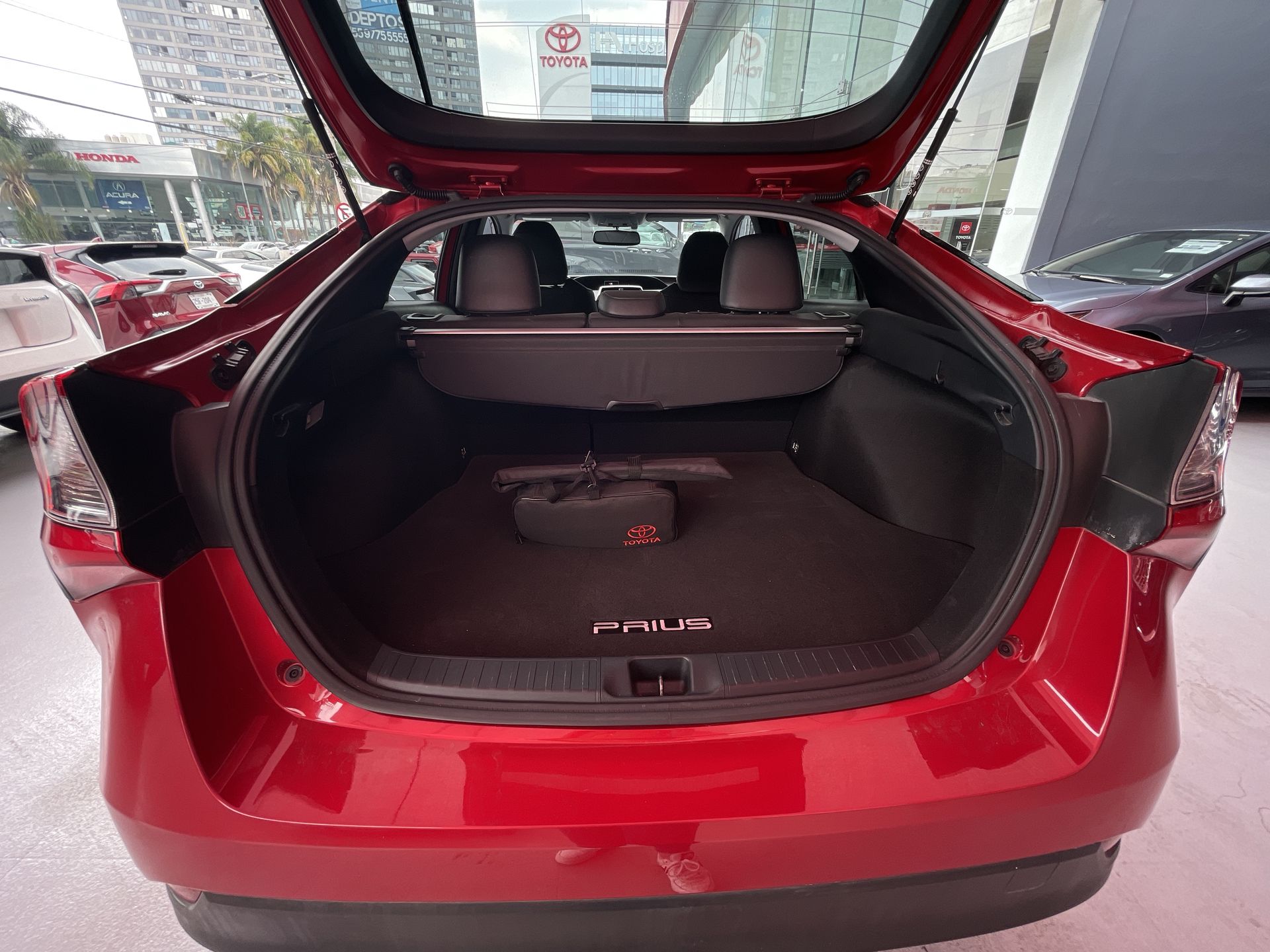 2022 Toyota PRIUS BASE PREMIUM
